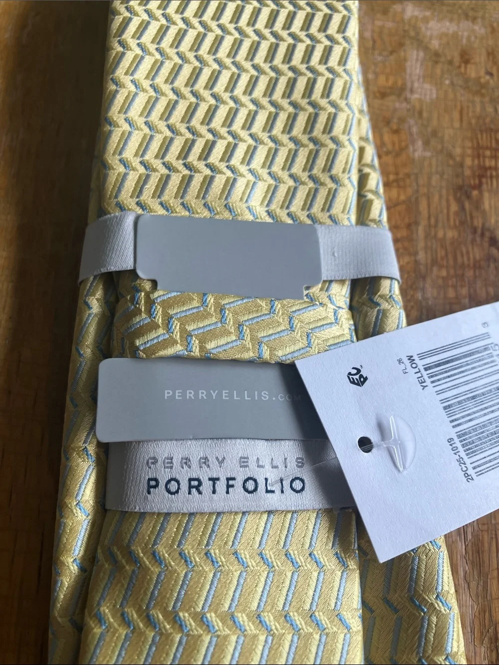 Perry Ellis Light Yellow Chevron-Patterned Men's Tie